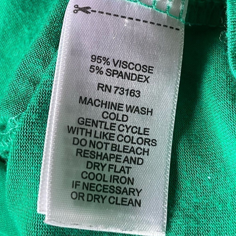 Cable & Gauge Green V-Neck Swing Body Pocket Tee w/Hi-Low Hem (Large) - Picture 4 of 10